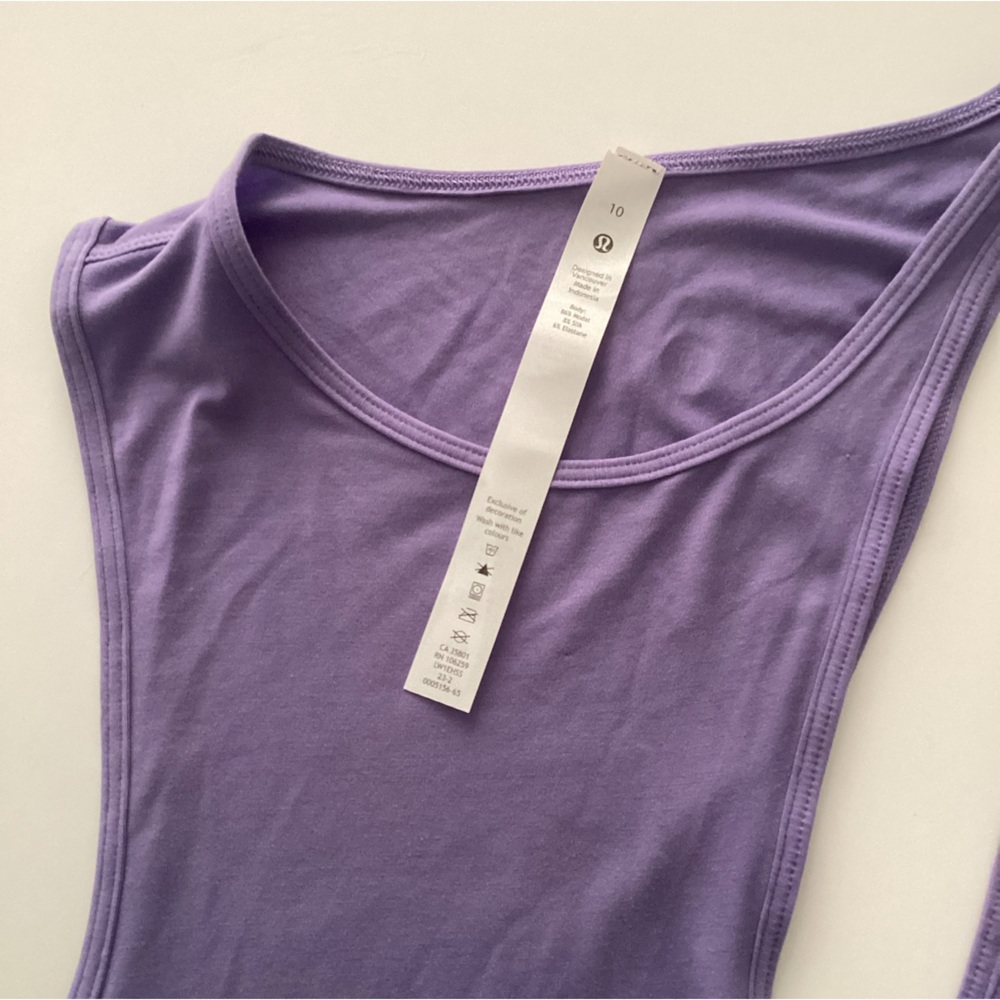 Lululemon cut out shoulder yoga tank, sz 10, lavender - Picture 6 of 6